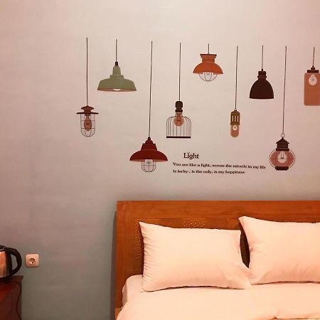 Roomz Budget Residence Semarang Exteriör bild