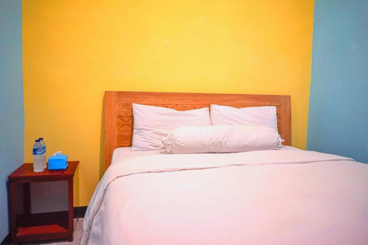Roomz Budget Residence Semarang Exteriör bild