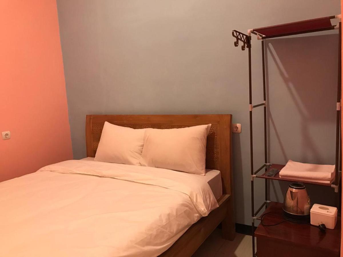 Roomz Budget Residence Semarang Exteriör bild