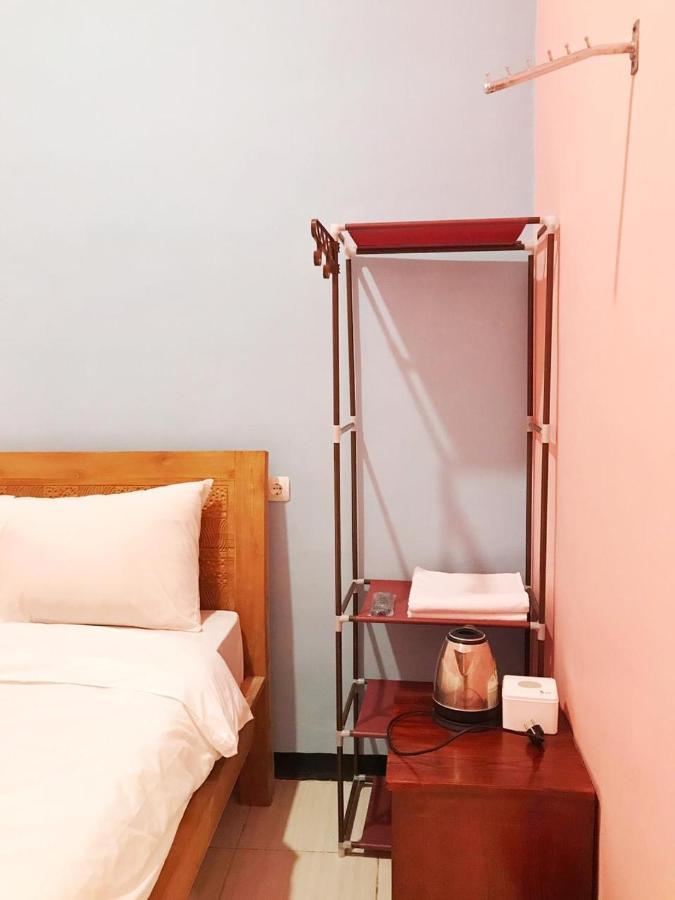 Roomz Budget Residence Semarang Exteriör bild