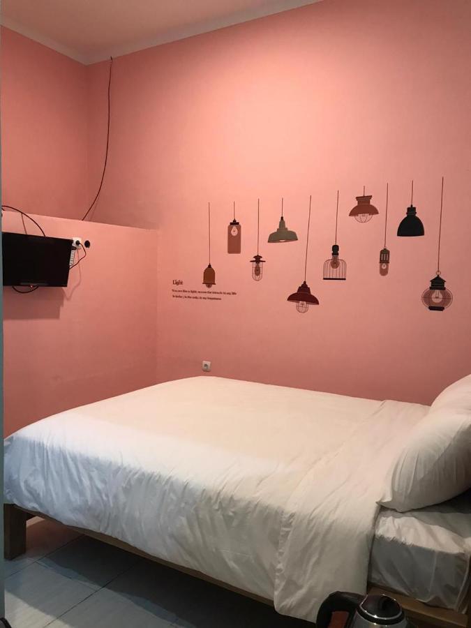 Roomz Budget Residence Semarang Exteriör bild