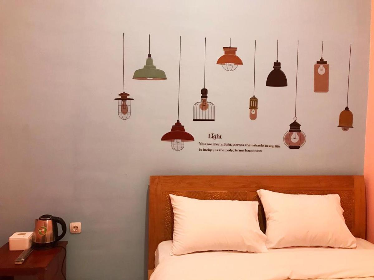 Roomz Budget Residence Semarang Exteriör bild