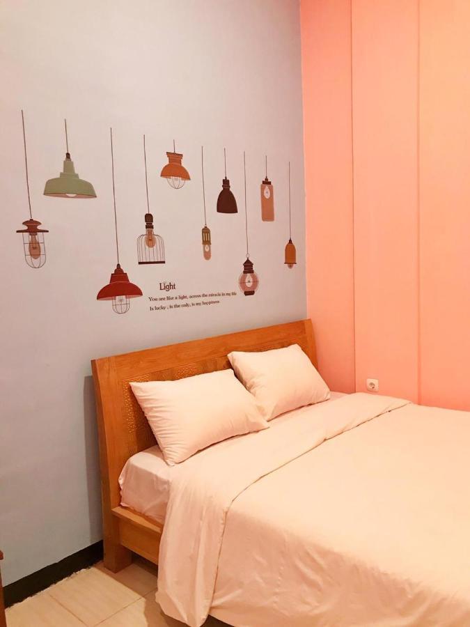 Roomz Budget Residence Semarang Exteriör bild